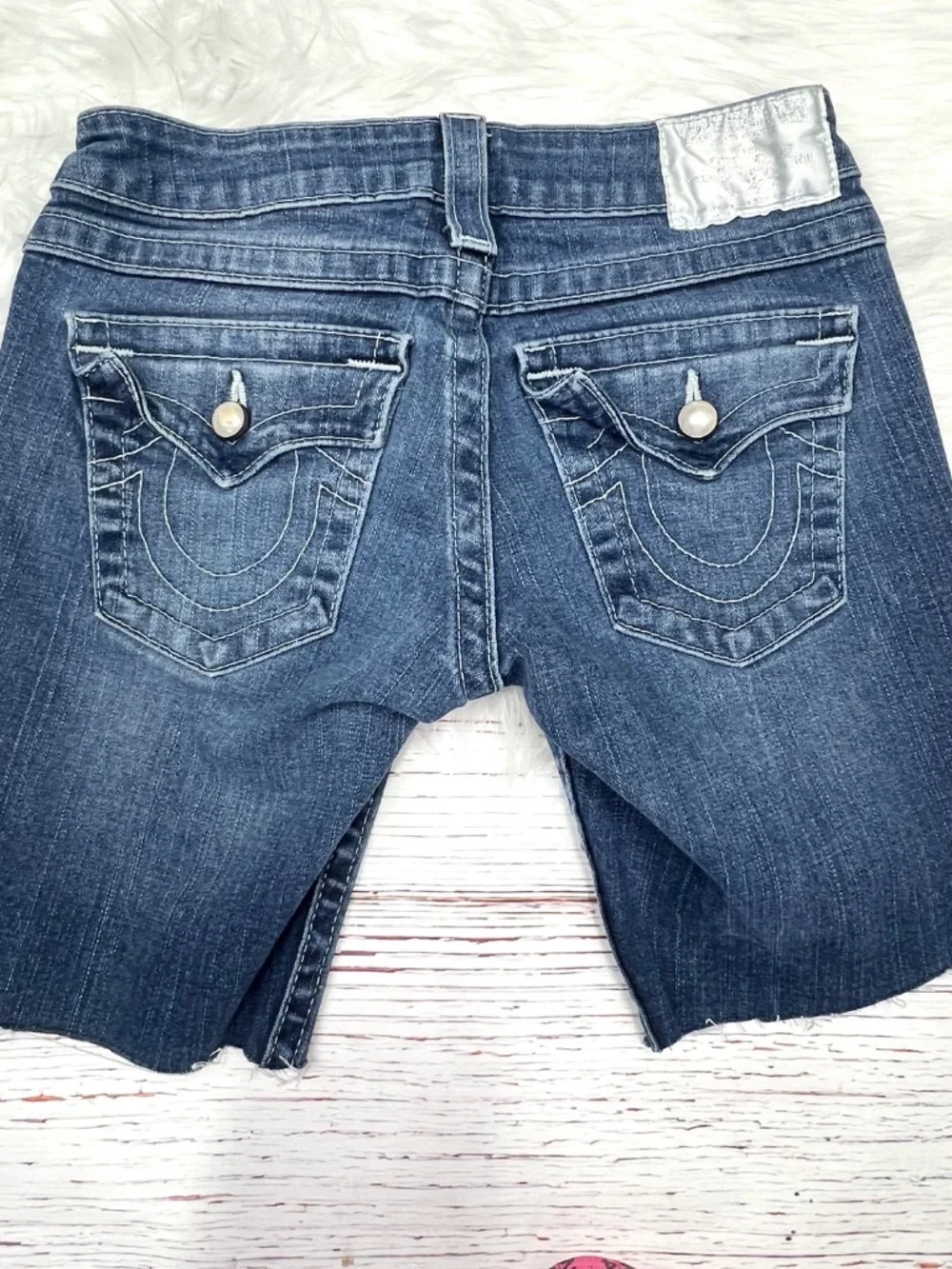 TRUE RELIGION • Joey Cutoff Bermuda Shorts Size 26 Made USA Flap Pocket Y2K